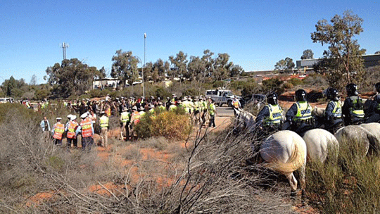 protest-police-at-Roxby-170